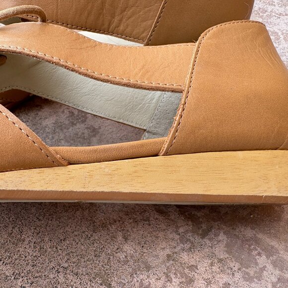 Bird of Flight Sandal - Picture 3 of 6